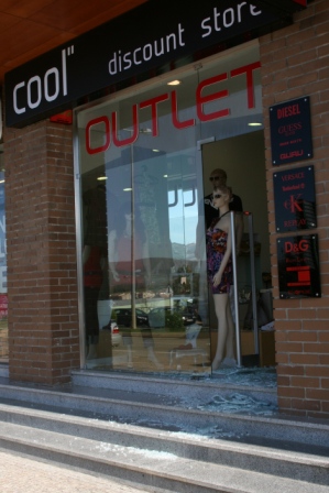 Loja de roupa assaltada pela segunda vez em oito dias