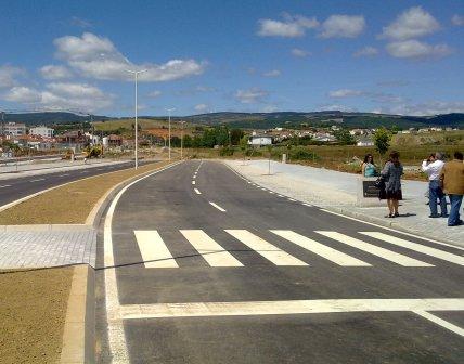 Câmara inaugura avenida que só está começada