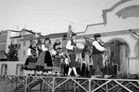 Folclore aproxima populações da raia