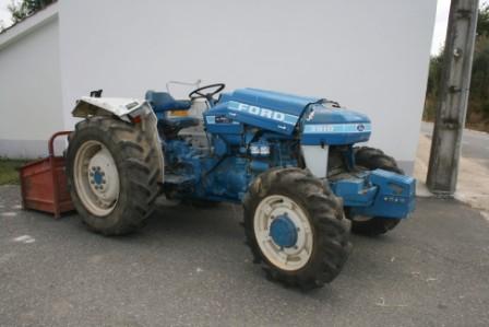 Mulher gravemente ferida em acidente de tractor