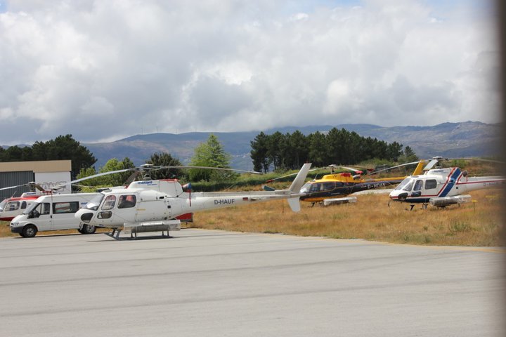 Helicóptero de combate a incêndios já chegou à Serra de Nogueira
