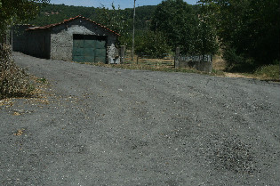 Caminhos alcatroados com sobras do IP4