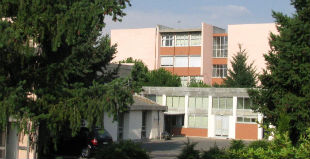 Escolas com obras suspensas