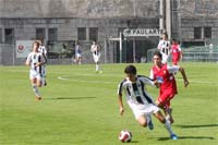 Mirandela ganha com menos um