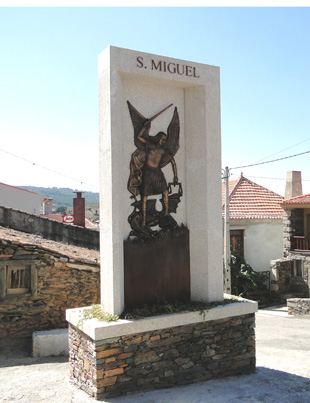 S. Miguel Arcanjo moldado por Manuel Barroco
