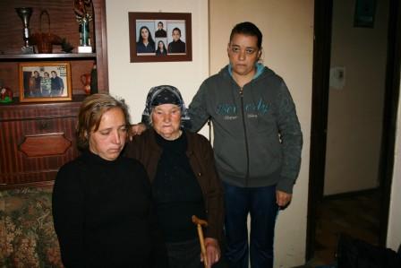 Família da idosa que perdeu casa em incêndio lança peditório