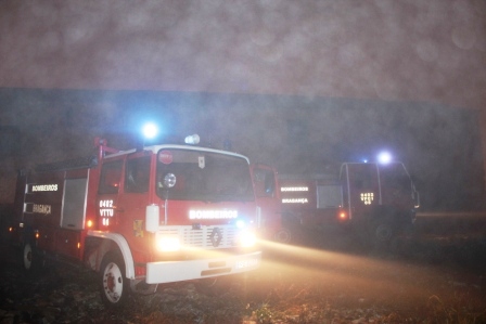 Antigas casernas do Exército consumidas pelas chamas em Bragança