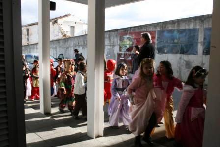 Carnaval das escolas de Bragança saiu à rua