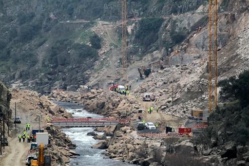 Obras paradas na barragem do Tua