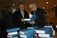 Cinco mil autores reunidos em bibliografia