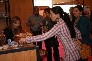 Negócios à boleia da flor das amendoeiras