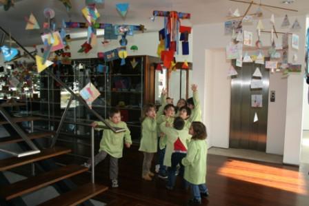 Crianças expõe trabalhos inspirados em Nadir Afonso