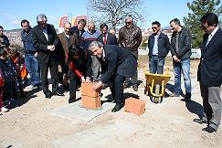 Academia Santos Mártires começa a ser construída