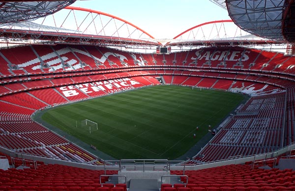 Crianças de Mirandela visitam Estádio da Luz