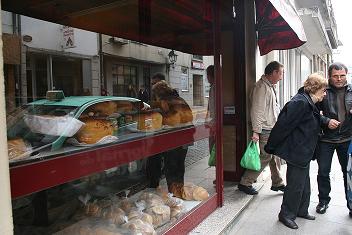 Compras de Páscoa animam comércio tradicional