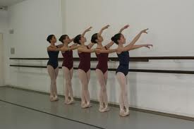 Escola de dança gera polémica