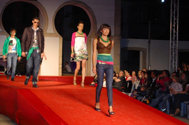 Comércio tradicional brigantino mostra colecção de Verão