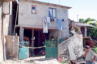 Incêndio desaloja família em Donai
