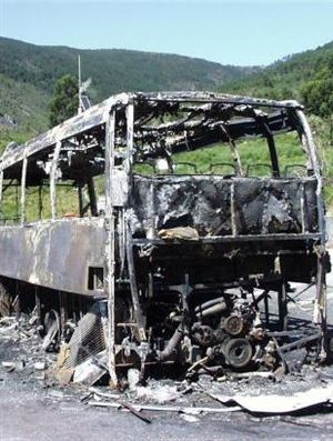 Autocarro incendiou-se no IP4