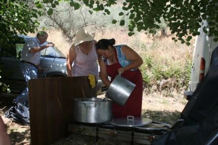 População junta-se para apreciar a Machorra