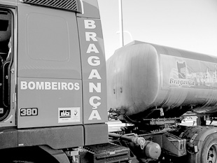 Água chega às aldeias em auto-tanques