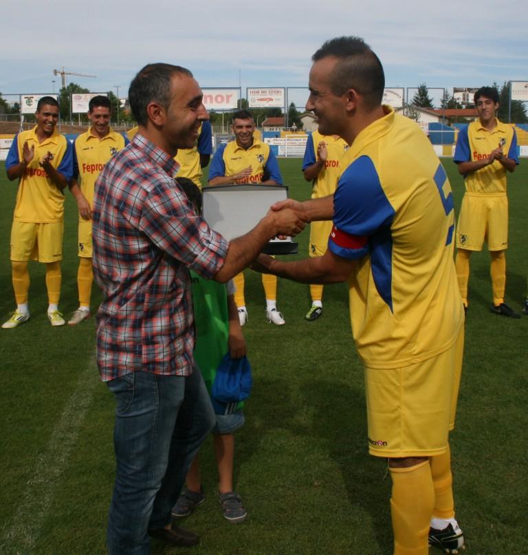 Carlitos pendura as chuteiras e vai treinar equipa B do Bragança
