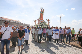 Crise leva fiéis à Senhora da Serra
