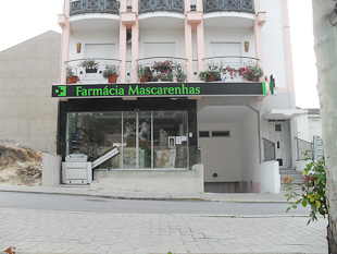 Mascarenhas contra saída da farmácia