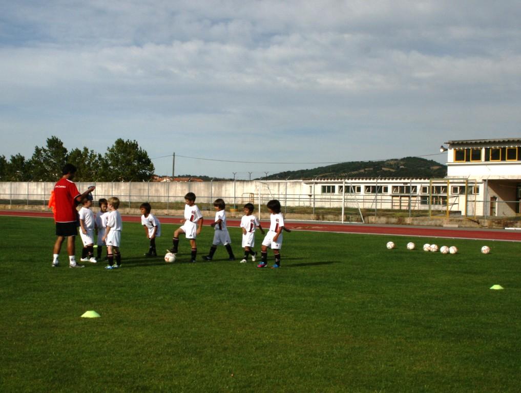 AC Milan já trabalha em Macedo