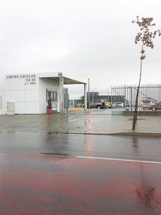 Quem paga entra, quem não paga fica à chuva