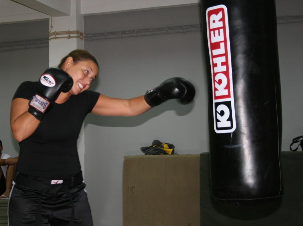 Clícia Queiroz confiante para o Europeu de Light Contact