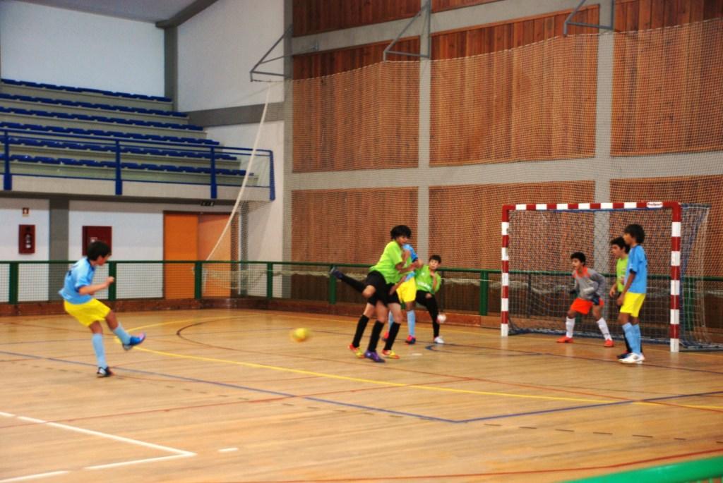 Escola Crescer estreia-se no futsal a vencer