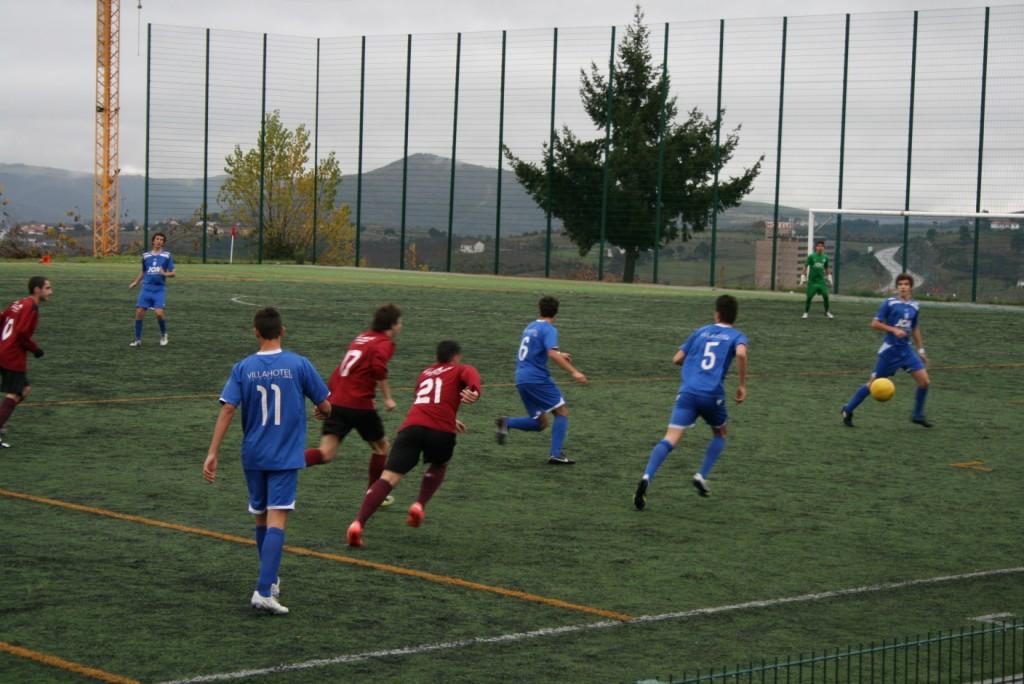 Alves deixa críticas ao trio de arbitragem