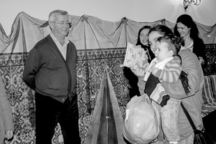 30 cabazes de roupa para famílias carenciadas