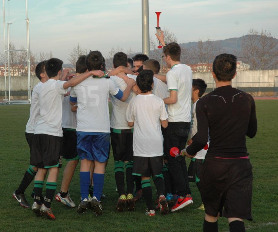 Macedo é campeão distrital de juvenis