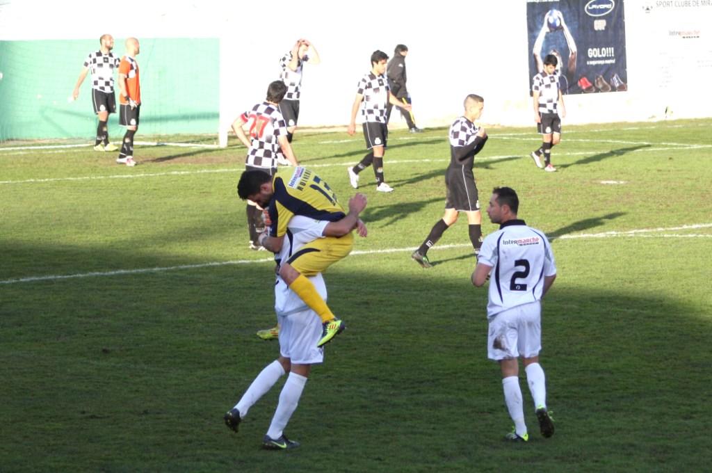 S.C.Mirandela: Lucas resolve