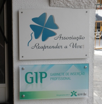 Reaprender a Viver aposta em projecto de reciclagem para reinserir