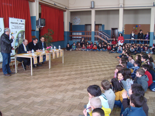 Alunos portugueses e espanhóis reunidos em Miranda do Douro