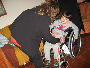 Rotary oferece cadeira de rodas