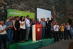 1050 pessoas em jantar-convívio