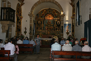 Quirás inaugura remodelação da igreja