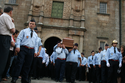 Centenas de pessoas na despedida do bombeiro António Ferreira