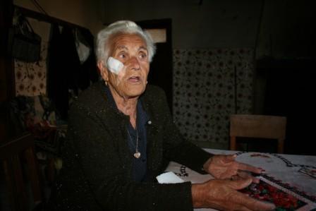 Idosa agredida em assalto