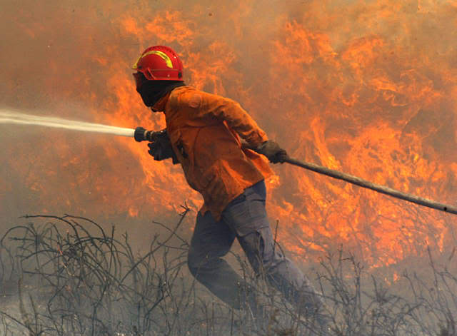 Menos bombeiros para combater incêndios