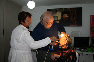 Médicos dão consultas grátis