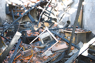 Incêndio destrói casa