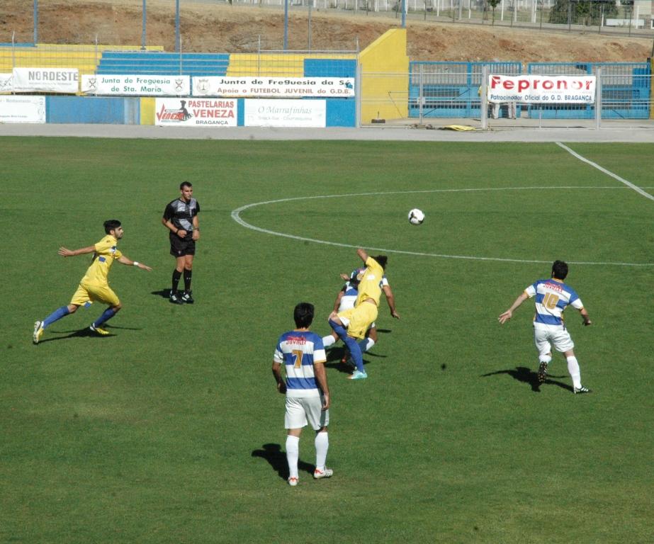 G.D.Bragança perdulário no ataque
