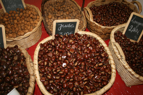 Enchente na Feira da Castanha de Carrazedo de Montenegro