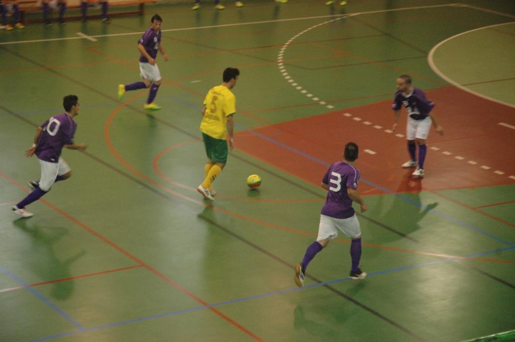 G.D.Macedense com falta de pontaria