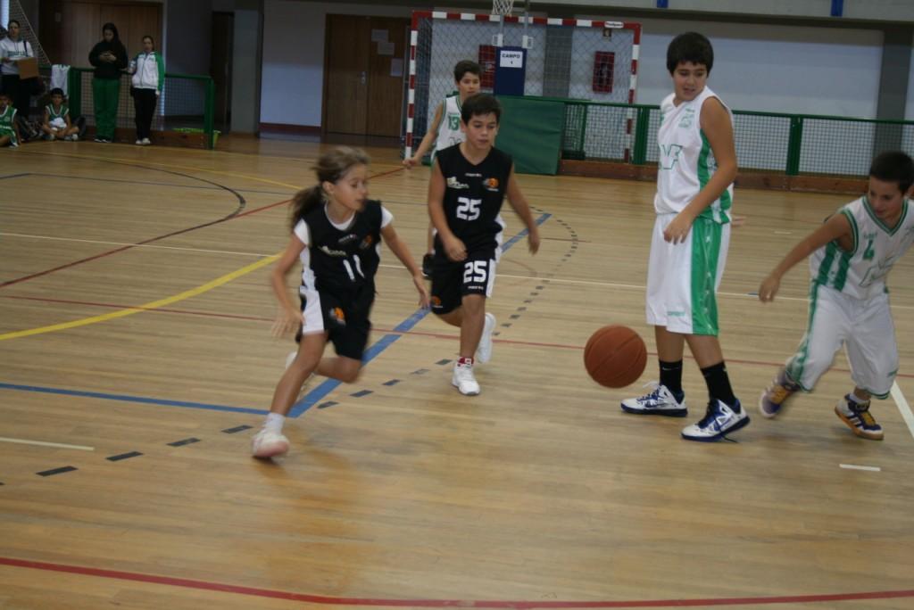 Minibasquetebol promove o convívio entre os mais pequenos
